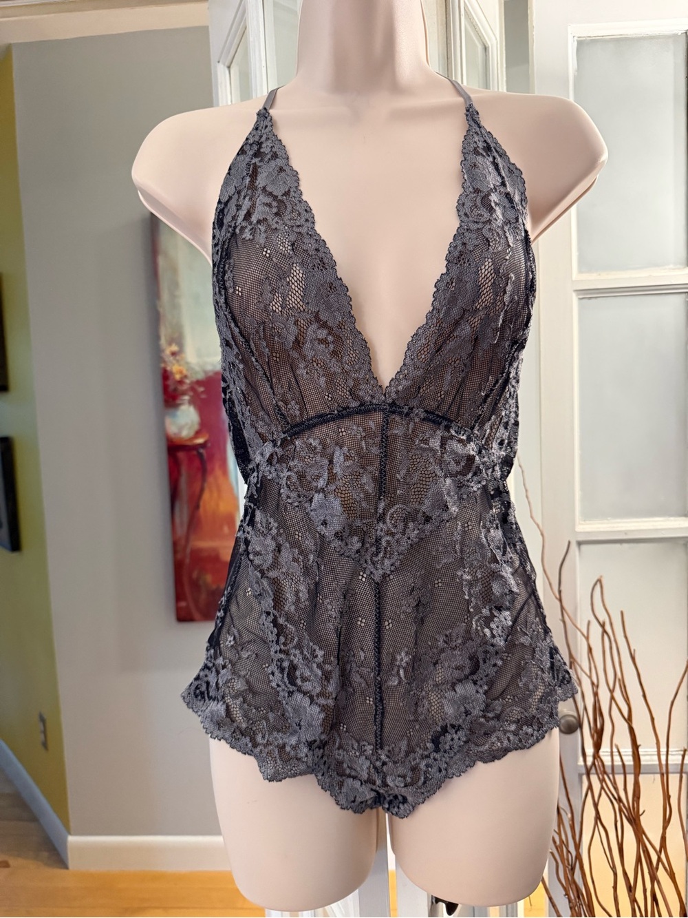 ✨Free People Intimately Lace Deep V Bodysuit XS✨